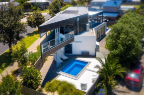 The Point - Luxury Beachside Entertainer With Heated Pool